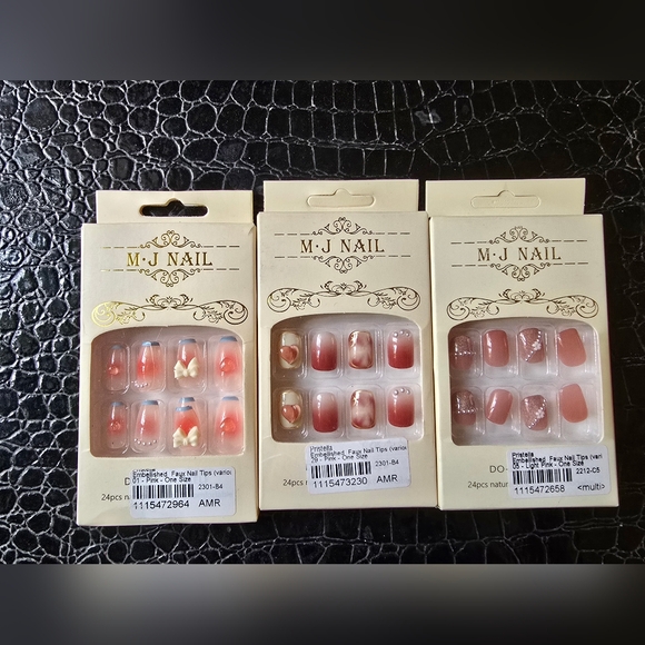 M.J Nail Press-On Nail Set Trio - Picture 2 of 5